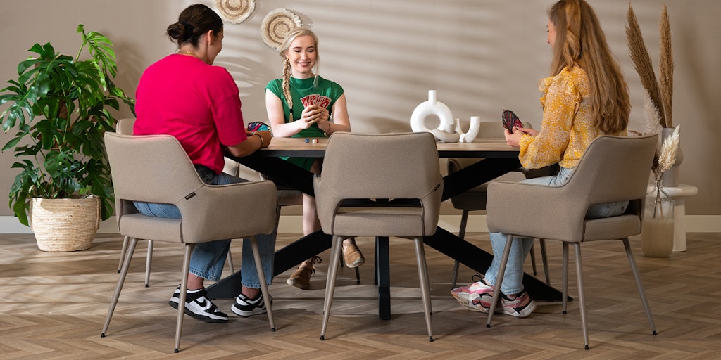 Discovery Banners Eetkamerstoelen 1200x628px 0014 DSC00005 10