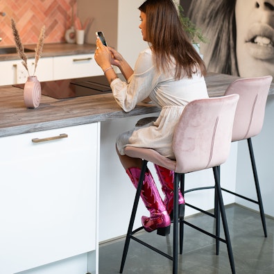 Discovery Banners Midfunnel Barkrukken 960x1200px 0000s 0000s 0007 Midfunnel 3 Barkrukken Keukenstudio 40 1