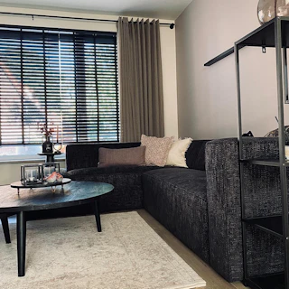 Memphis bank zwart Verena Lowis verena lowis hotmail com