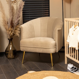 Stoel babykamer amy beige velvet1