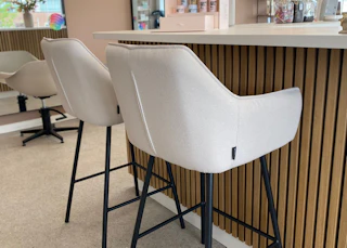 UGC Barkruk Andor off white Jolanda Groenewegen